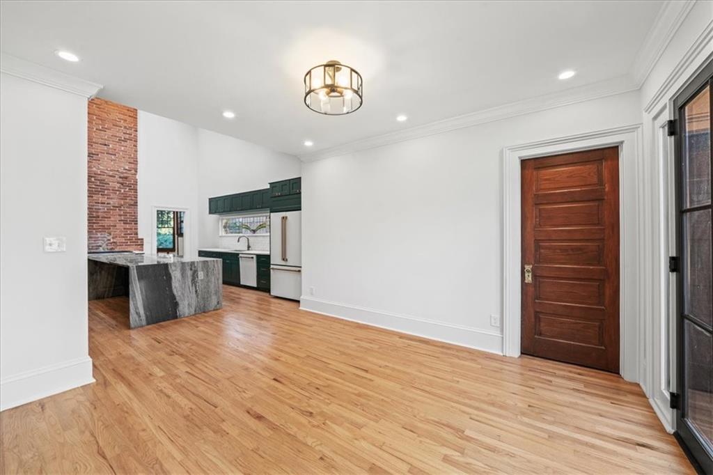 747 Myrtle Street NE