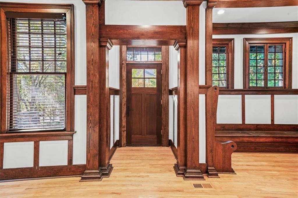 747 Myrtle Street NE