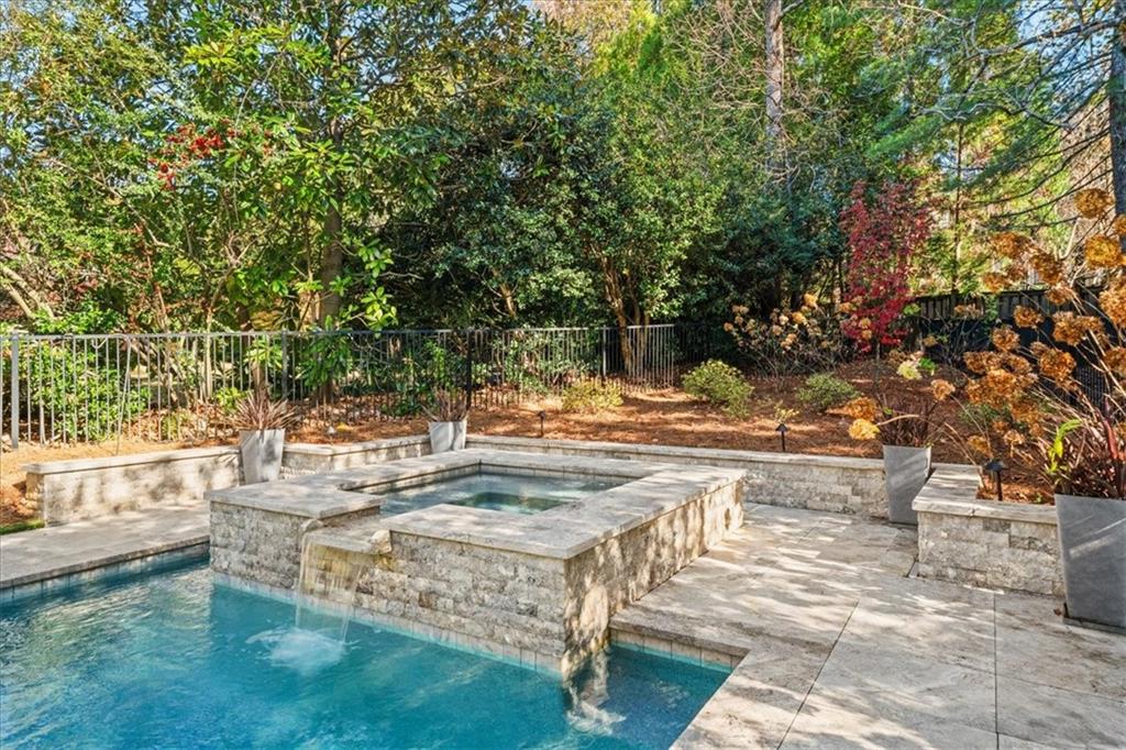 3283 Stratfield Drive NE