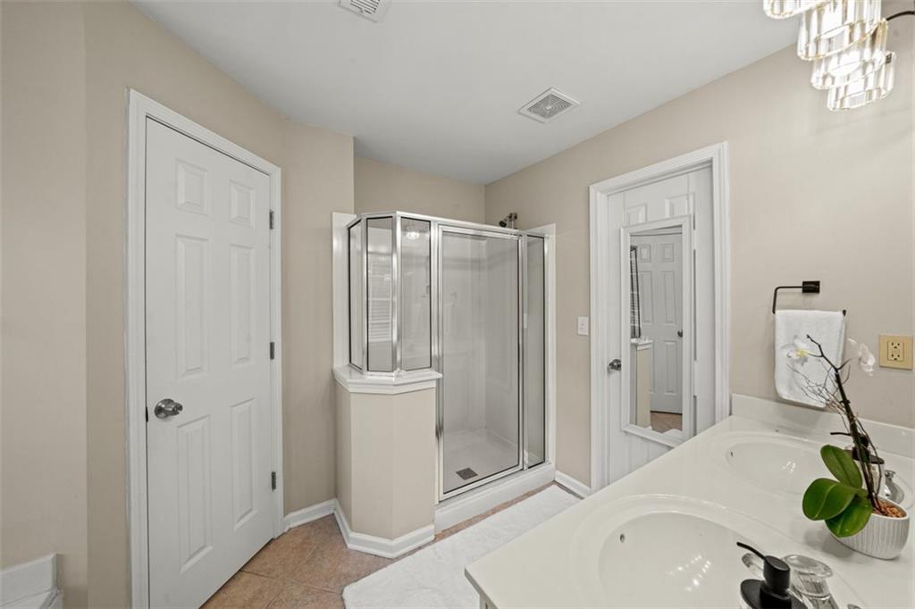 1706 Highlands View SE Unit 17