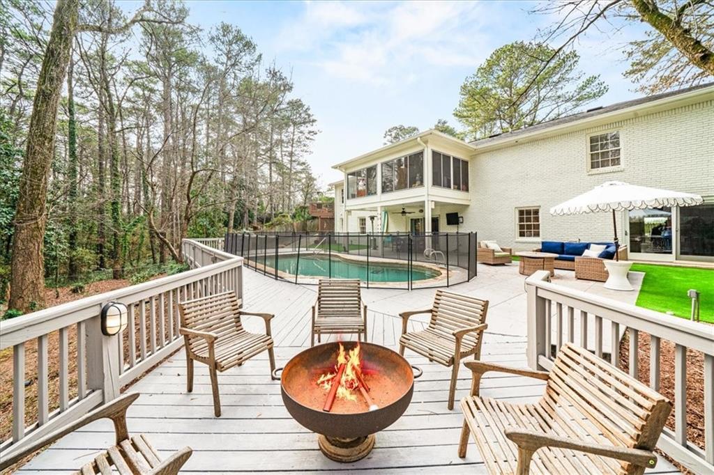 6125 Weatherly Drive