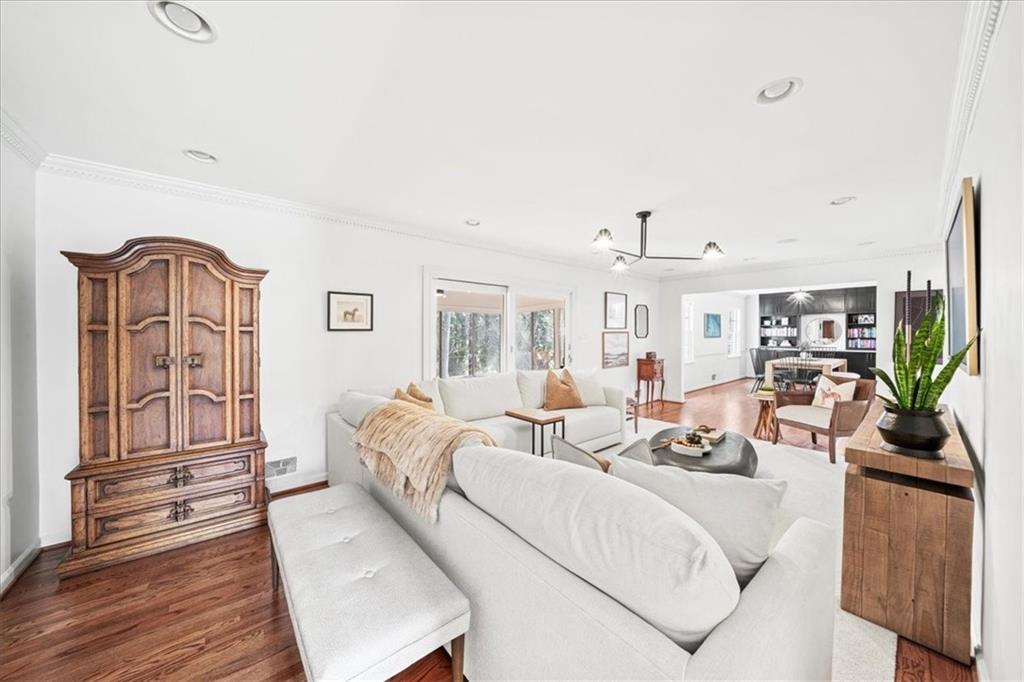 6125 Weatherly Drive