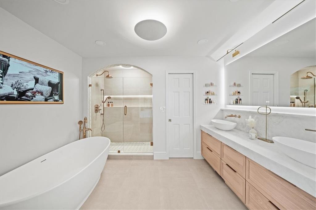 6125 Weatherly Drive