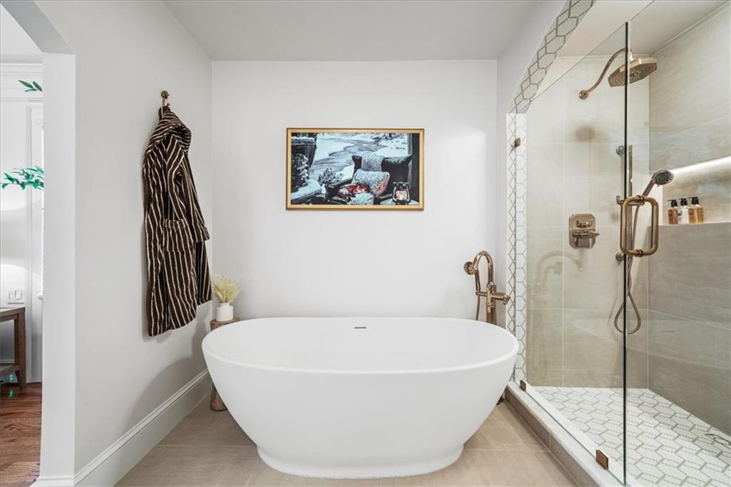 6125 Weatherly Drive