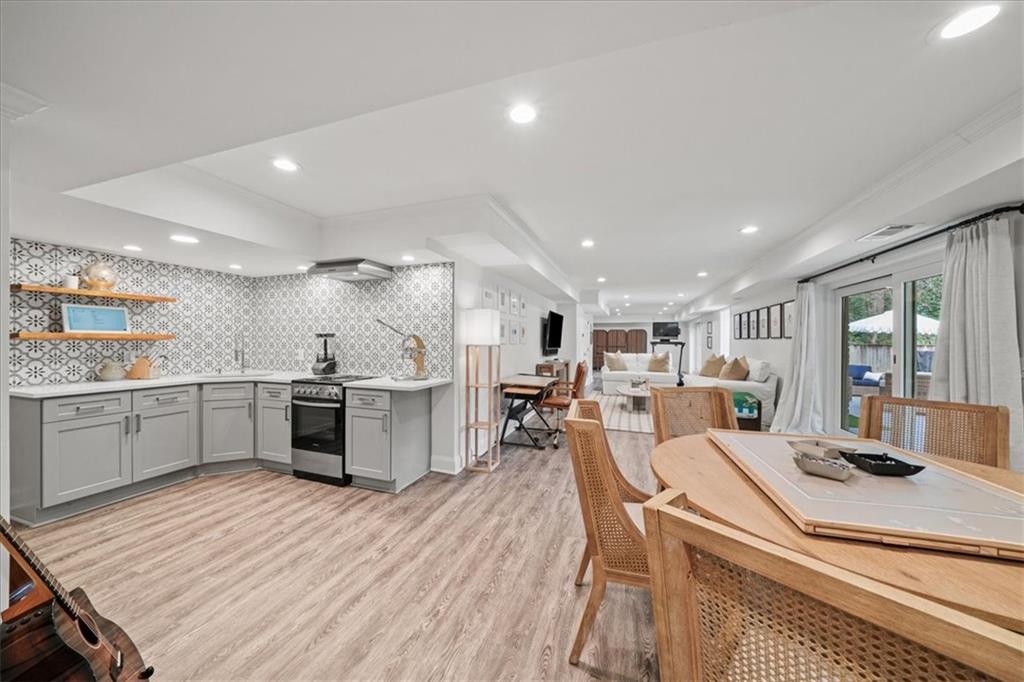 6125 Weatherly Drive