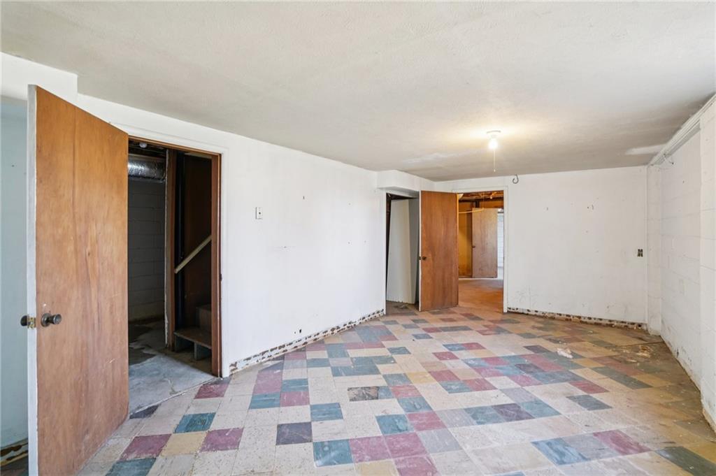 2456 Elmwood Circle SE