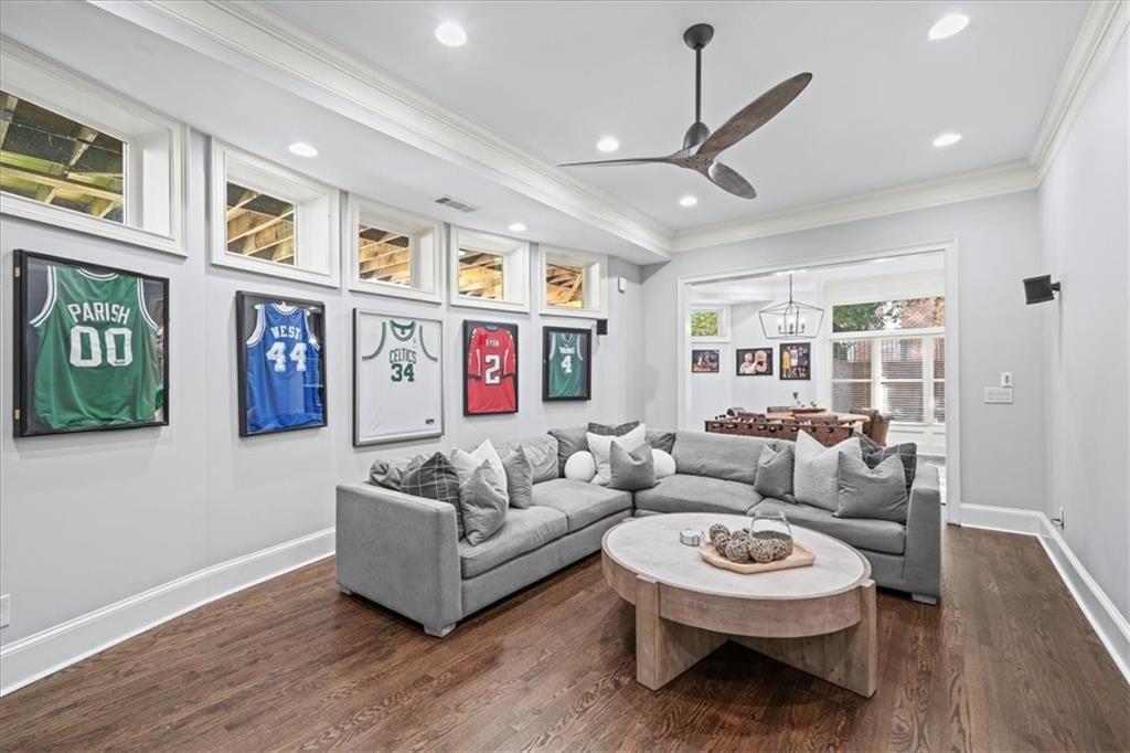 3283 Stratfield Drive NE