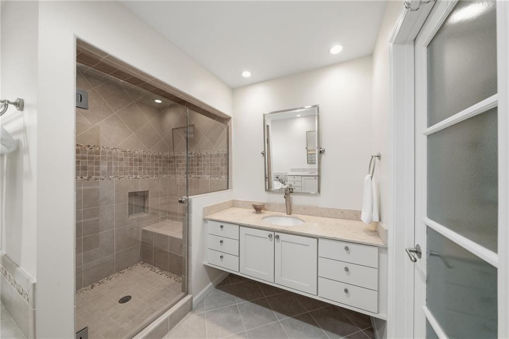 3877 Downing Lane NE