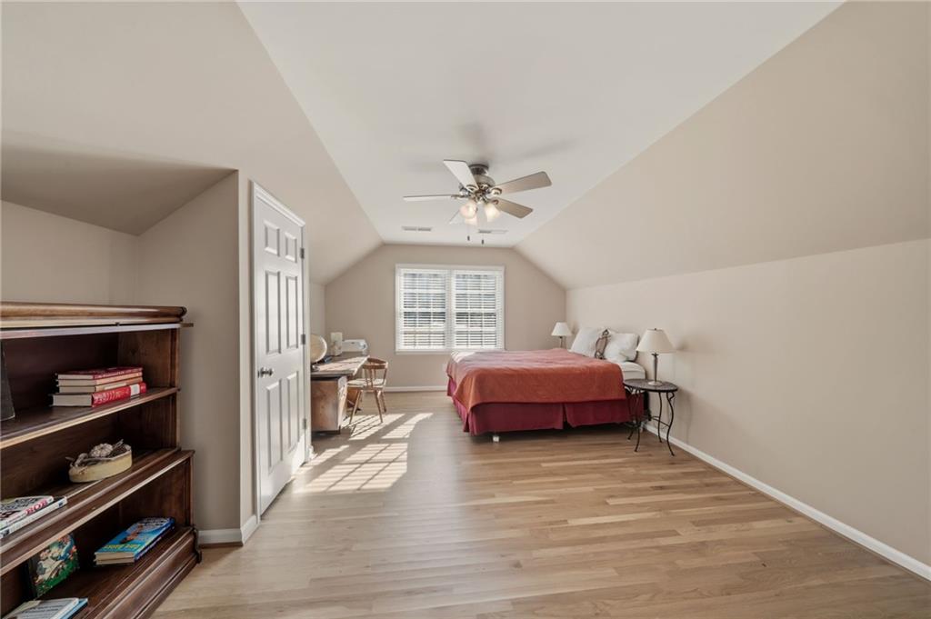 3877 Downing Lane NE