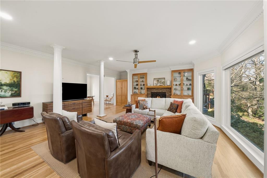 3877 Downing Lane NE