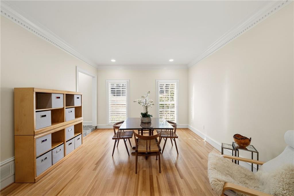 3877 Downing Lane NE