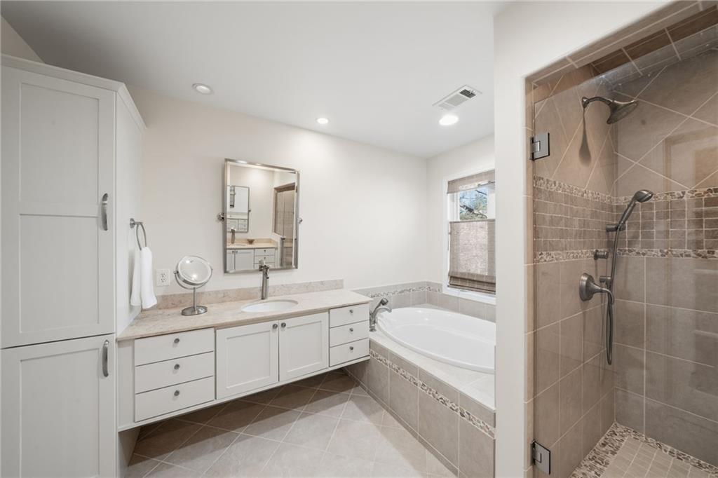 3877 Downing Lane NE