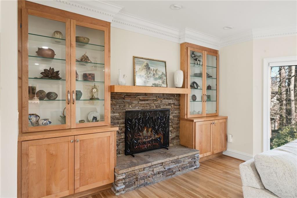 3877 Downing Lane NE