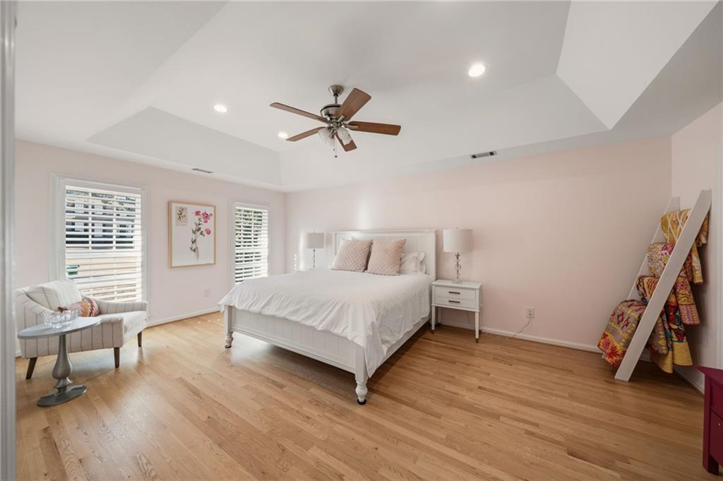 3877 Downing Lane NE