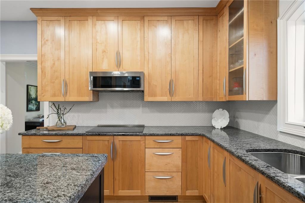 3877 Downing Lane NE