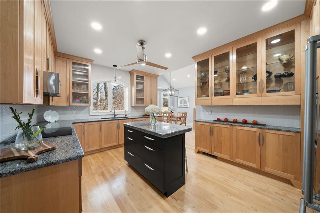 3877 Downing Lane NE