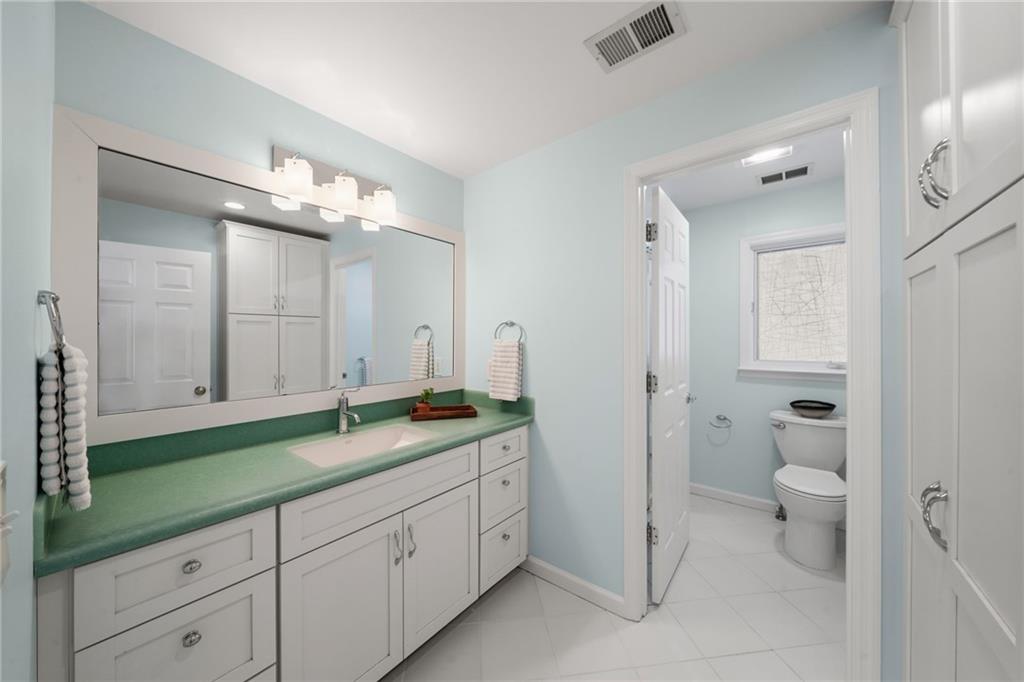 3877 Downing Lane NE