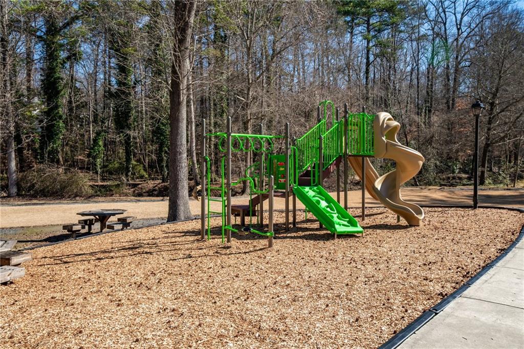 3877 Downing Lane NE