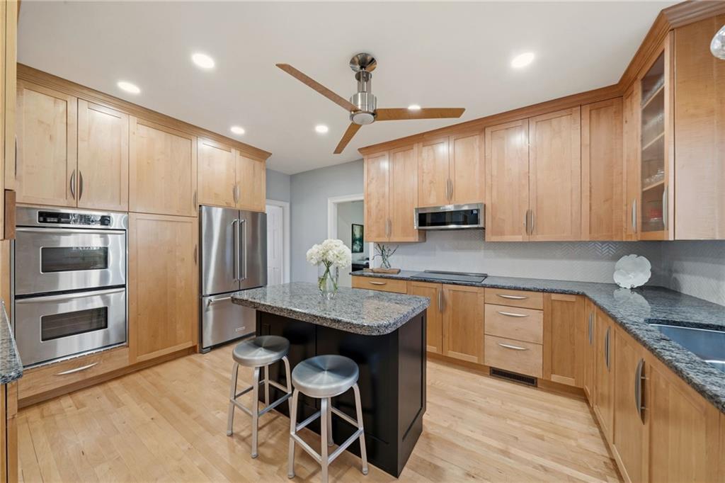 3877 Downing Lane NE