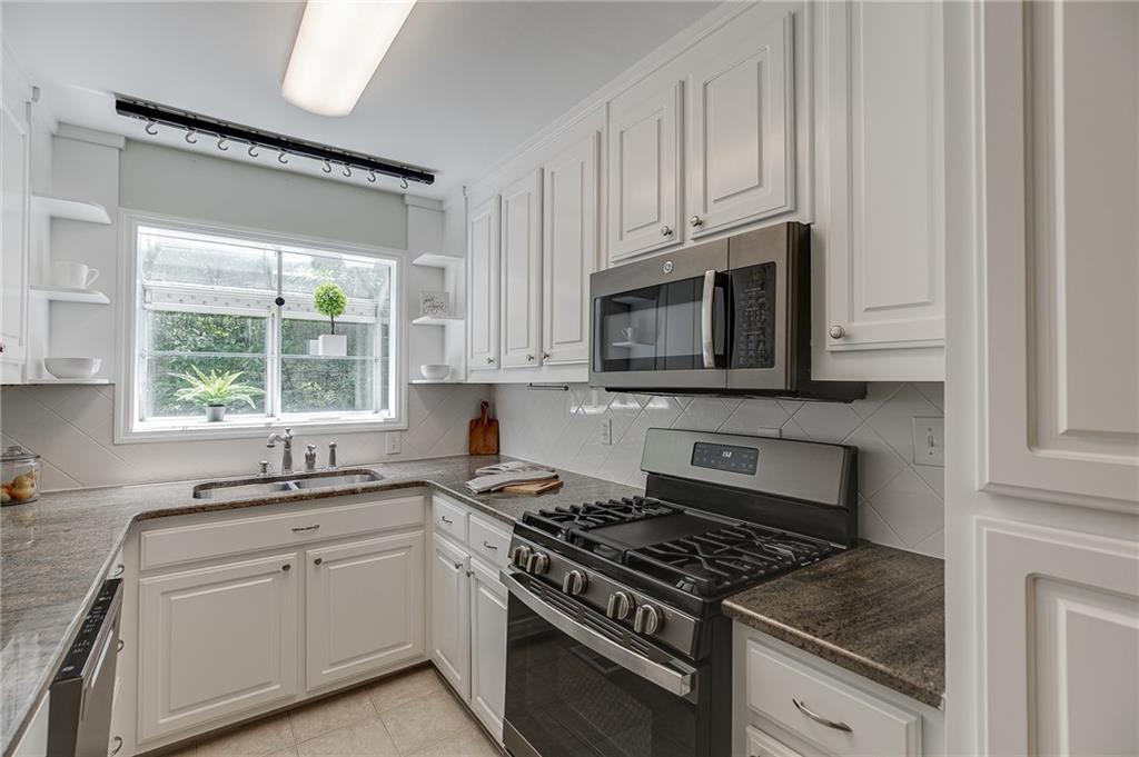 3173 Parkridge Crescent