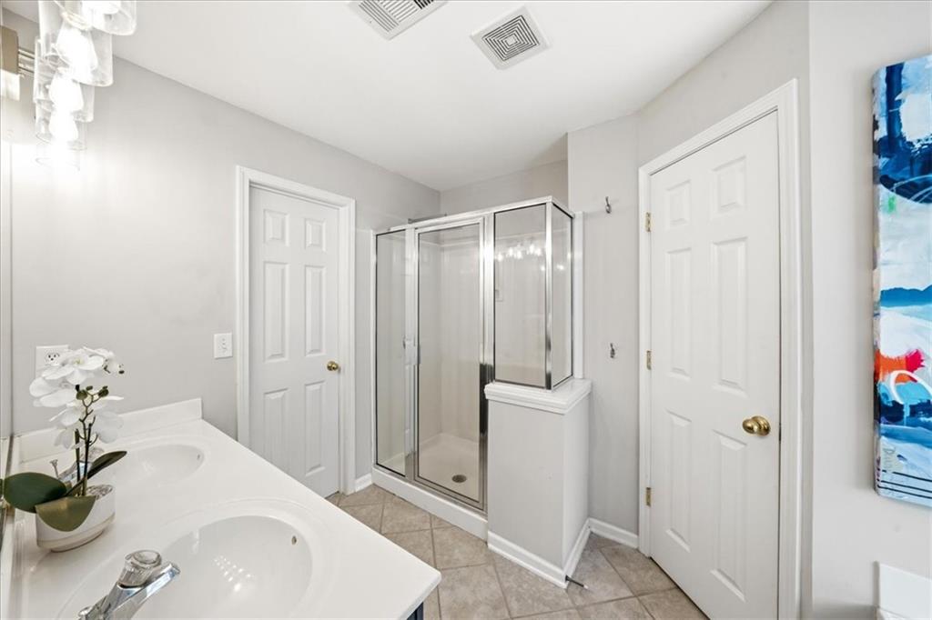 1764 Highlands View SE