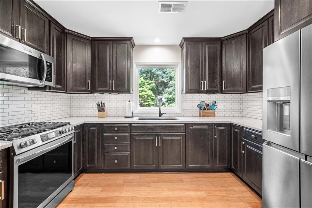 700 John Ward Road SW