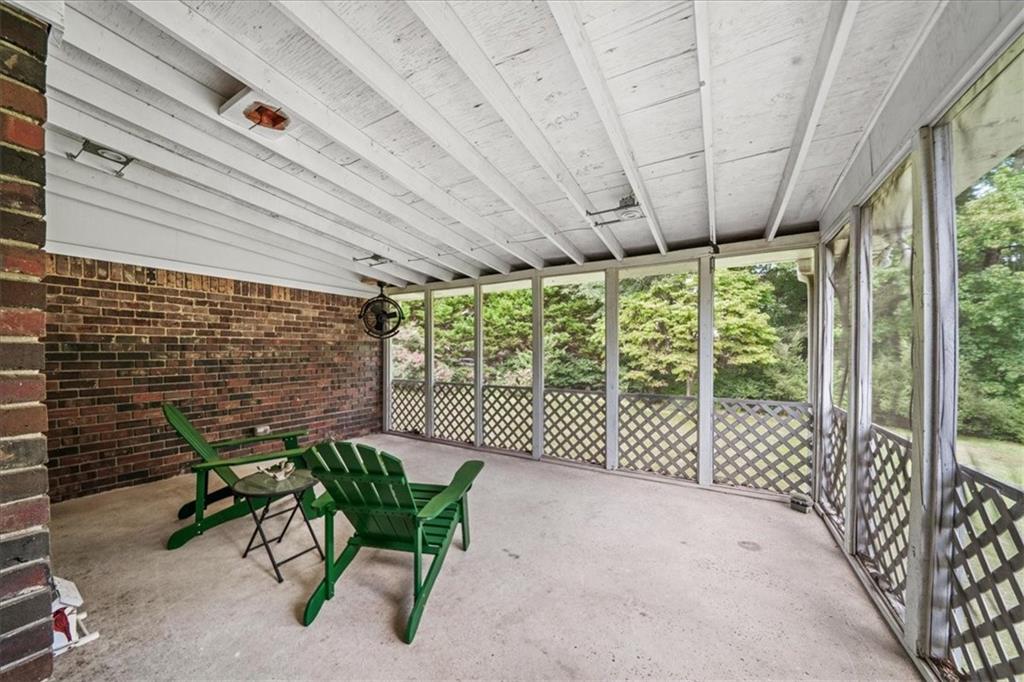 700 John Ward Road SW