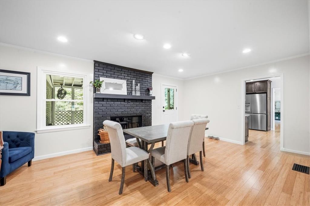 700 John Ward Road SW
