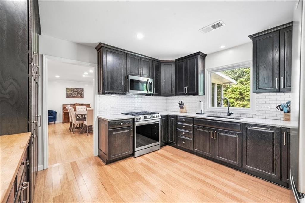 700 John Ward Road SW