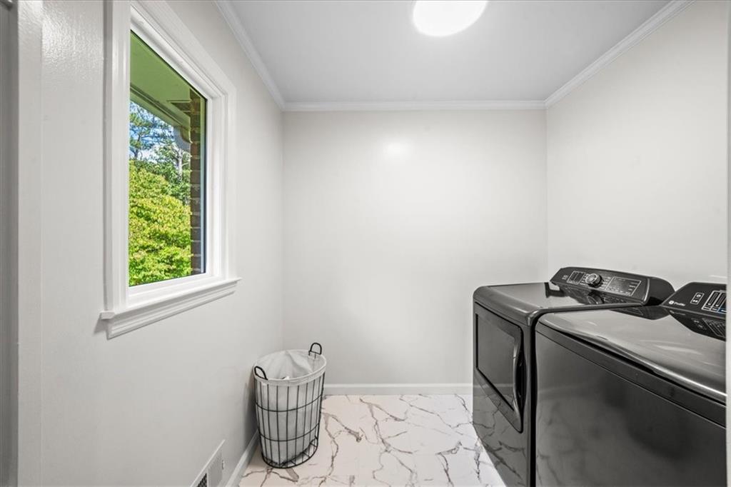 700 John Ward Road SW