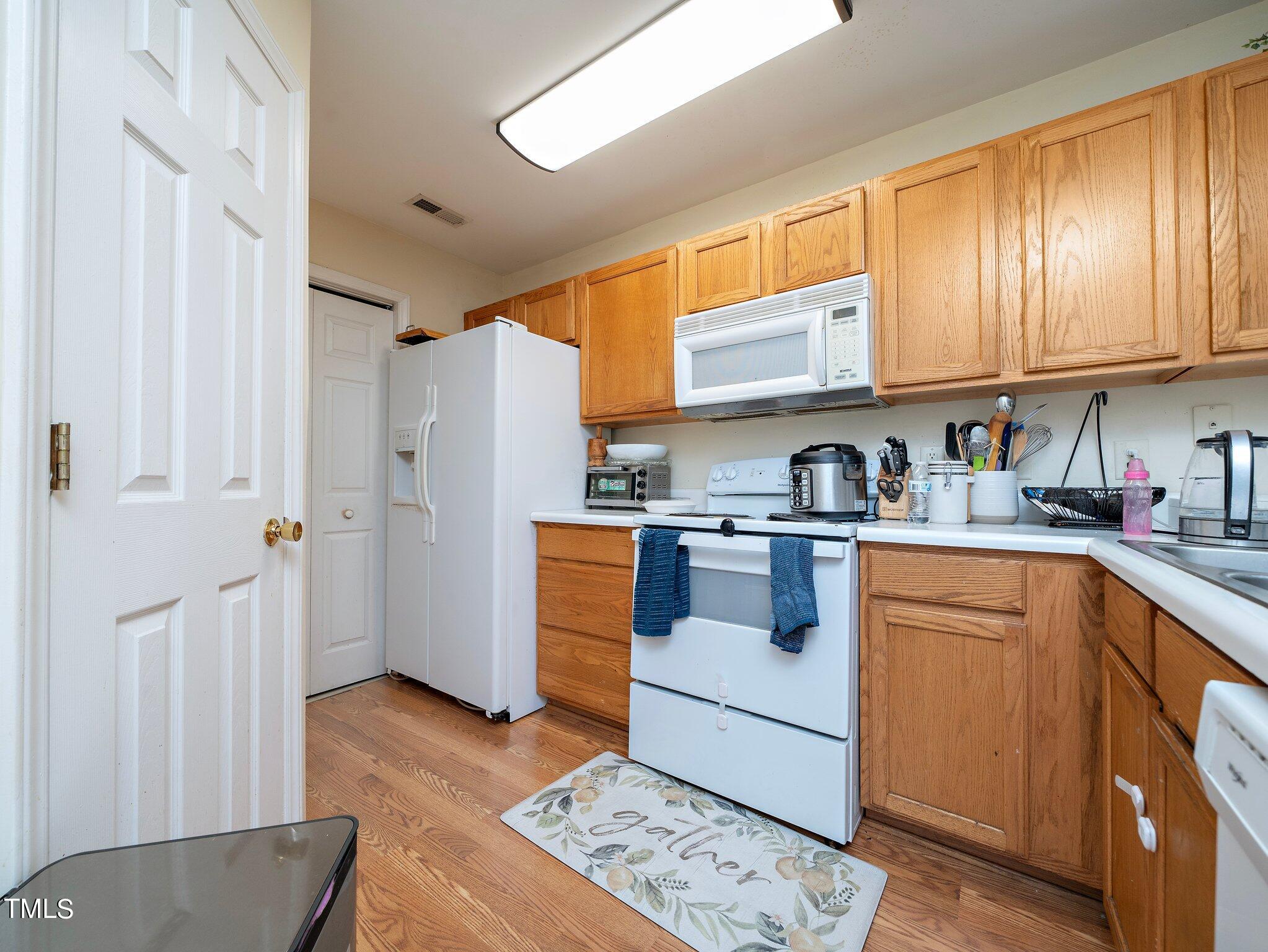 1900 Trailwood Heights Lane # 204