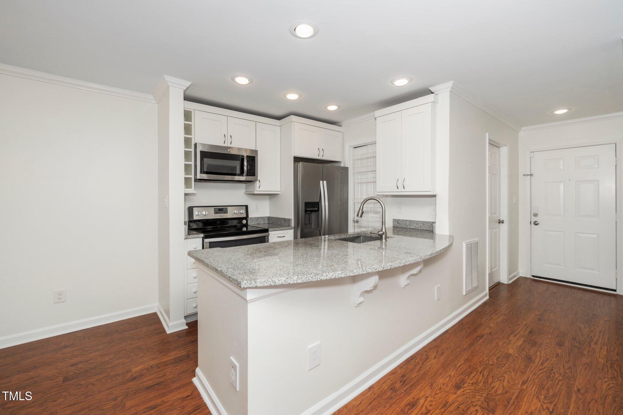 1004 Kingswood Drive # J