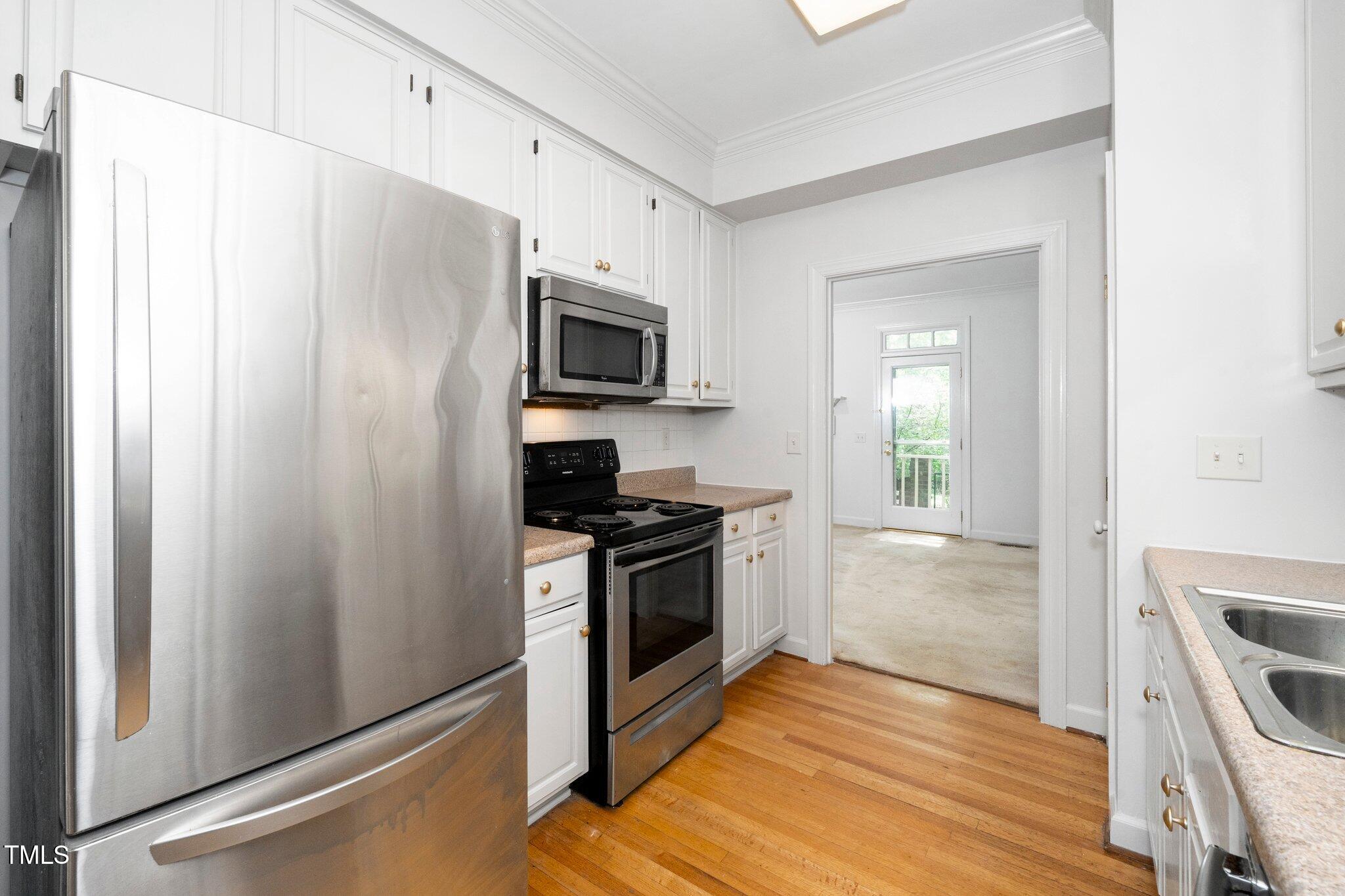 6000 Tenter Banks Square