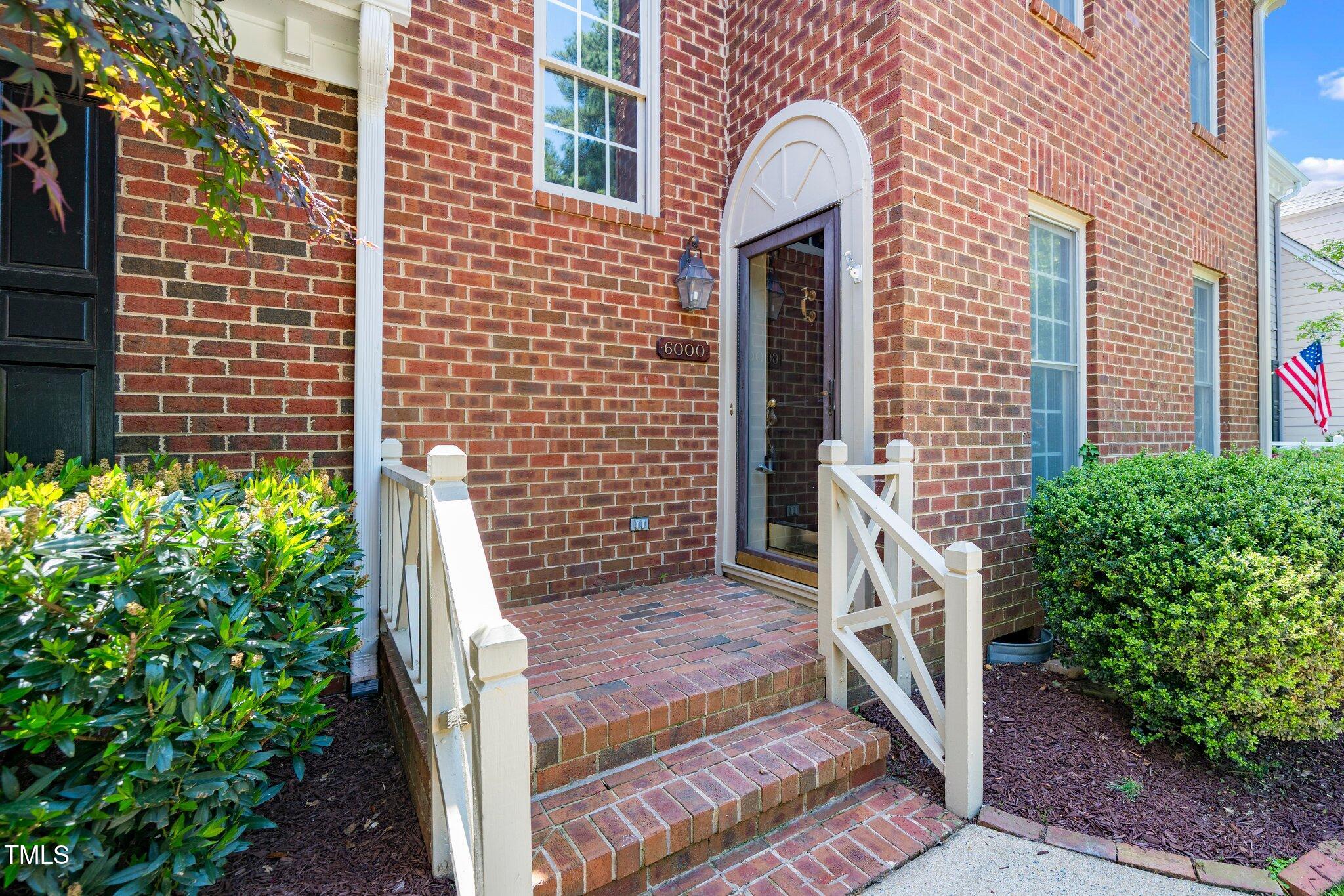 6000 Tenter Banks Square