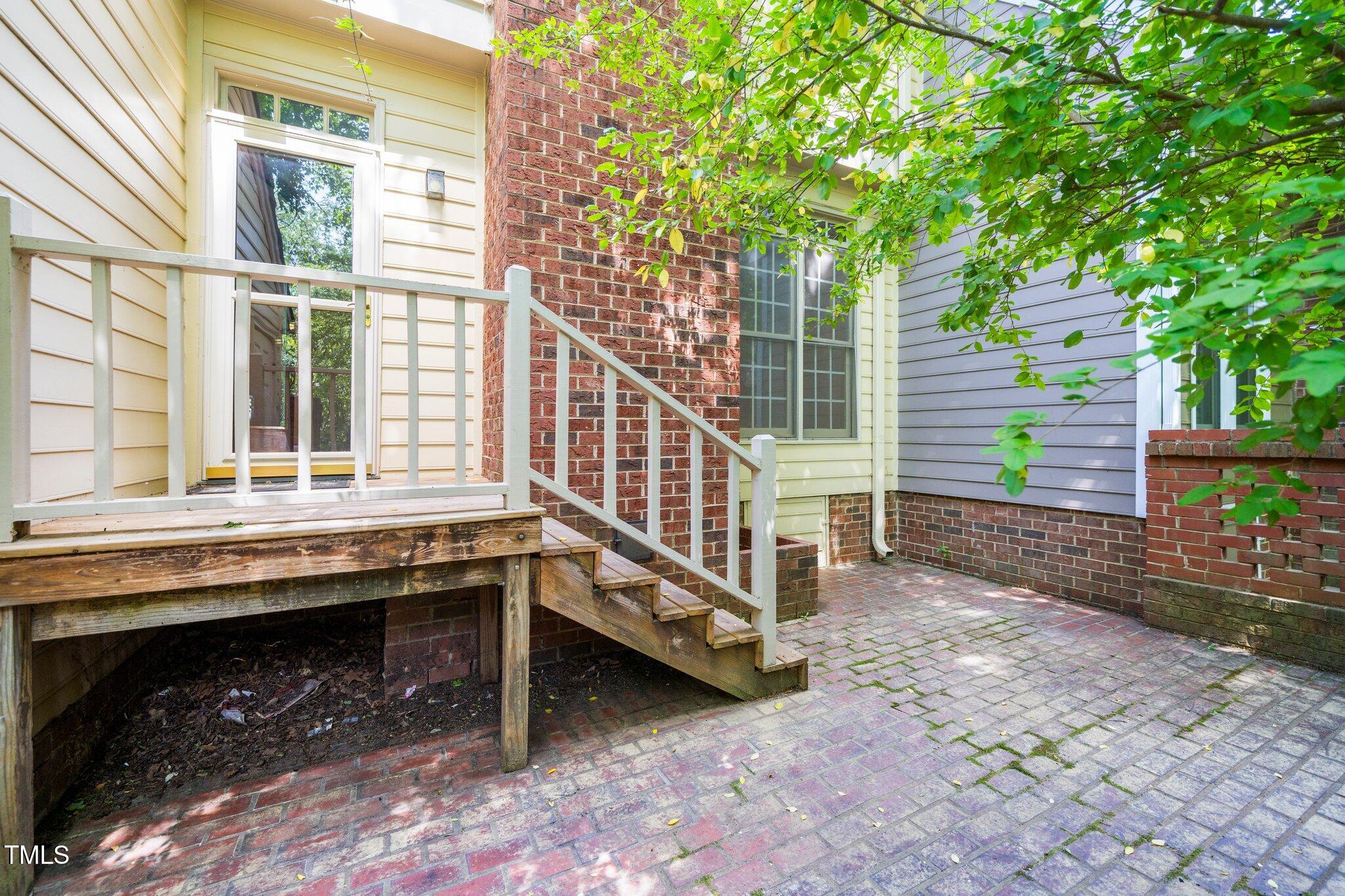 6000 Tenter Banks Square