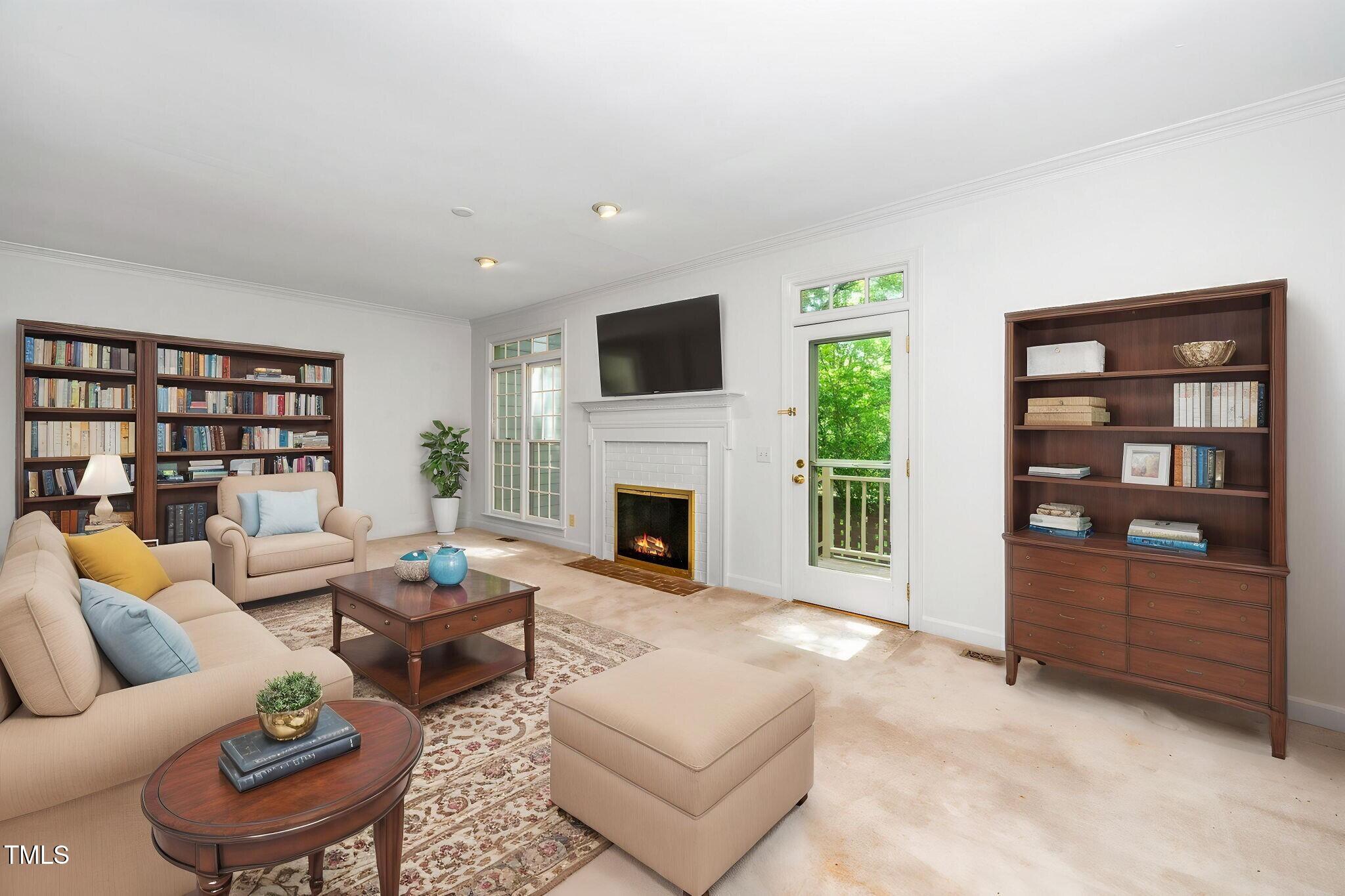 6000 Tenter Banks Square