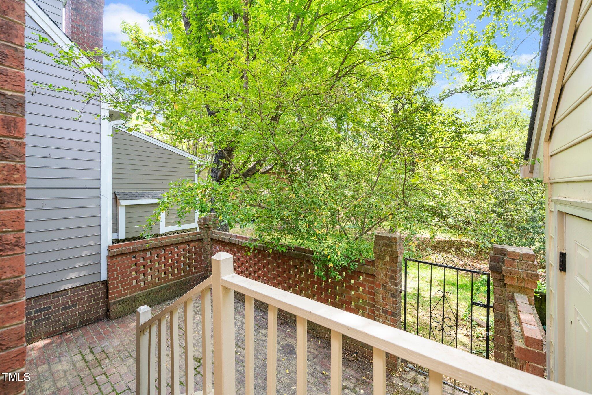 6000 Tenter Banks Square