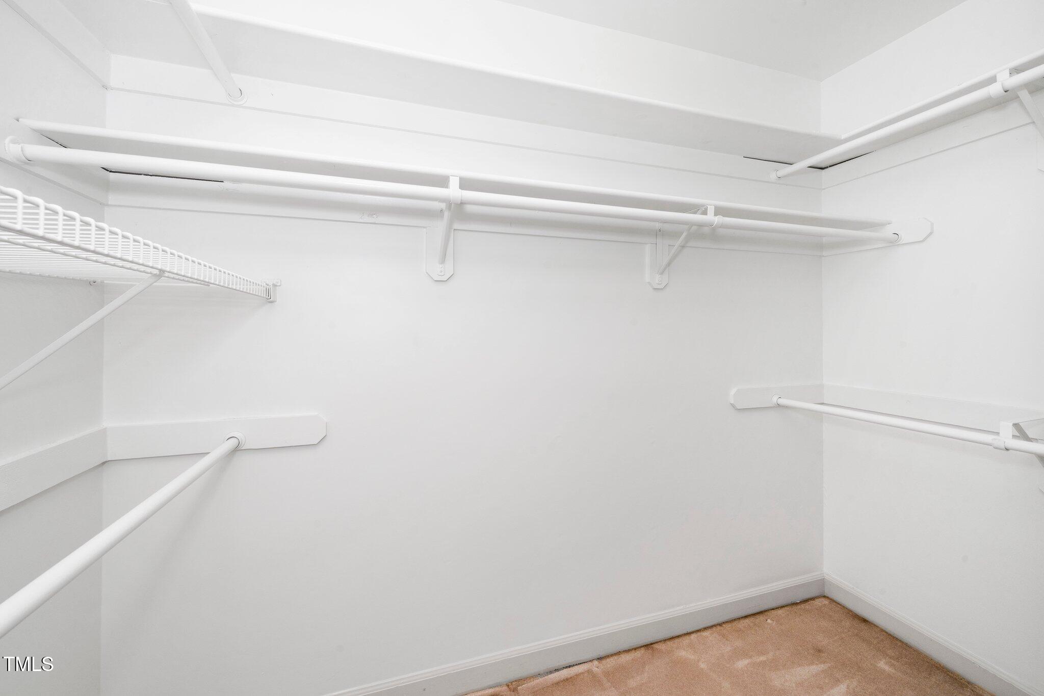 6000 Tenter Banks Square