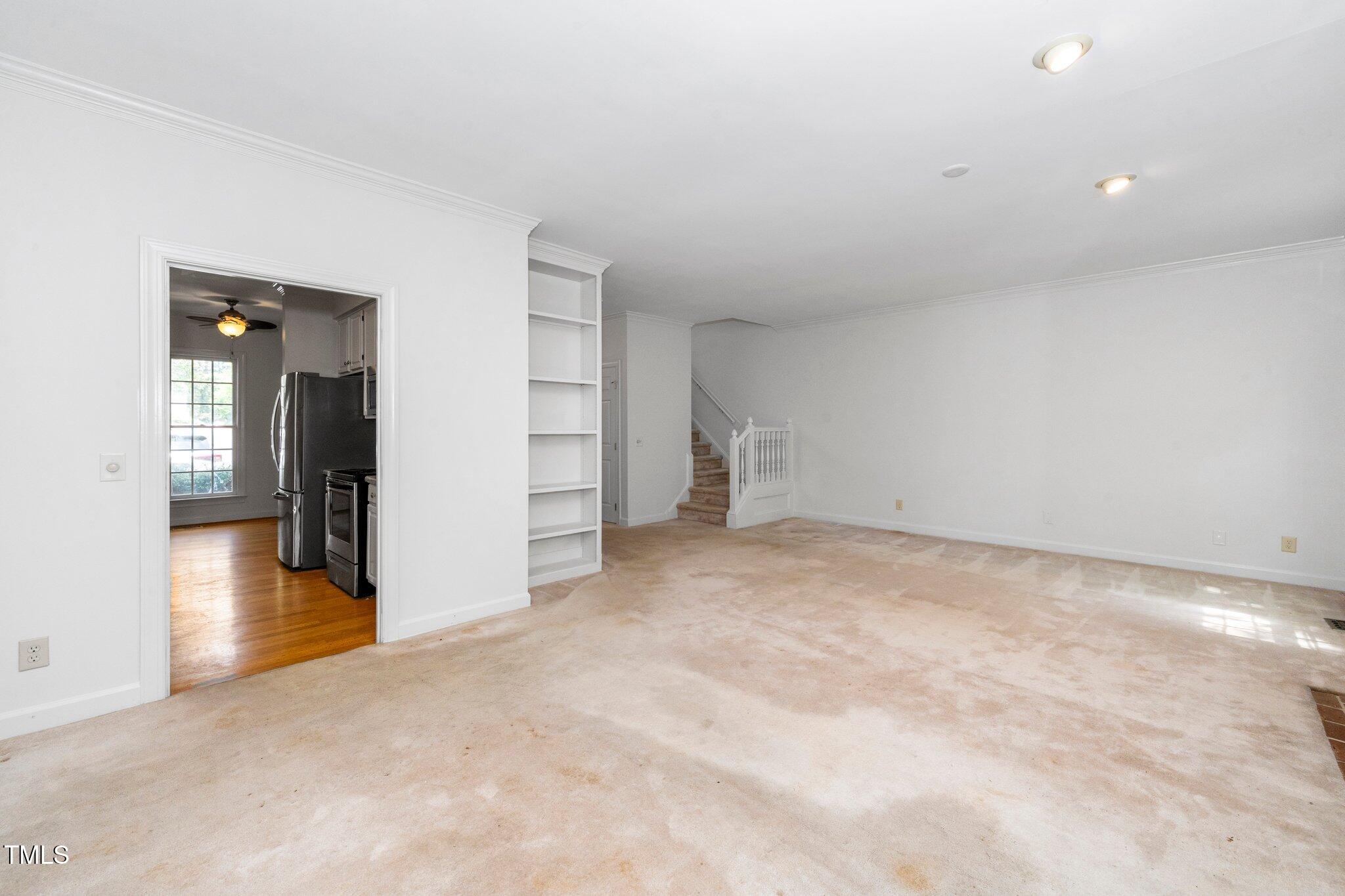 6000 Tenter Banks Square