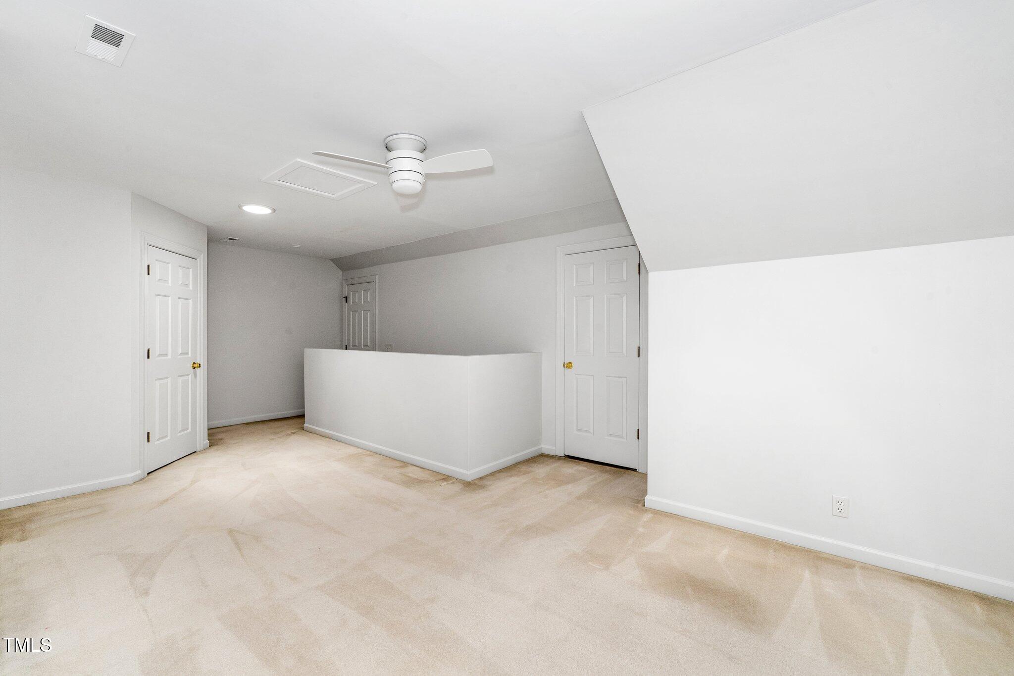 6000 Tenter Banks Square