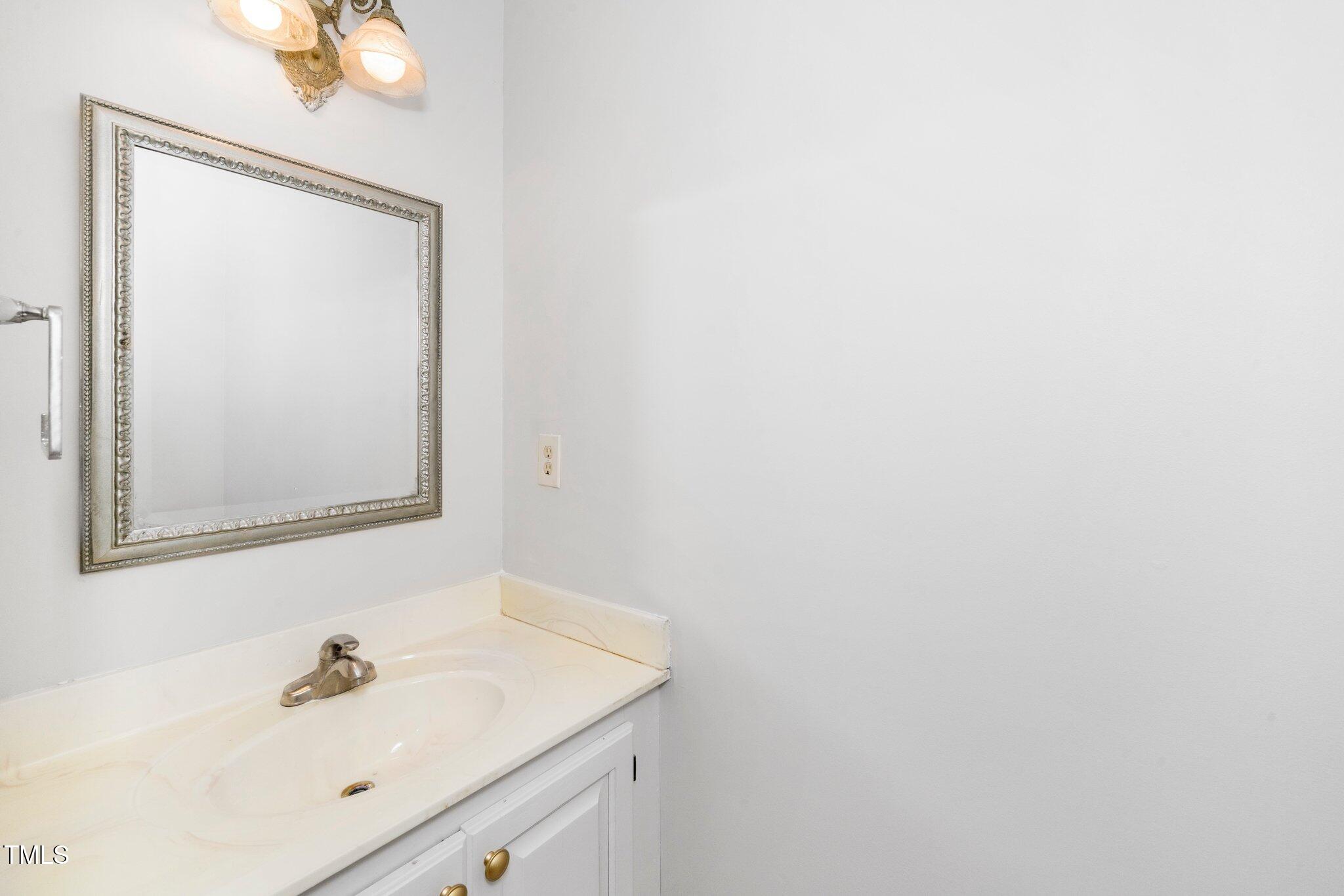 6000 Tenter Banks Square