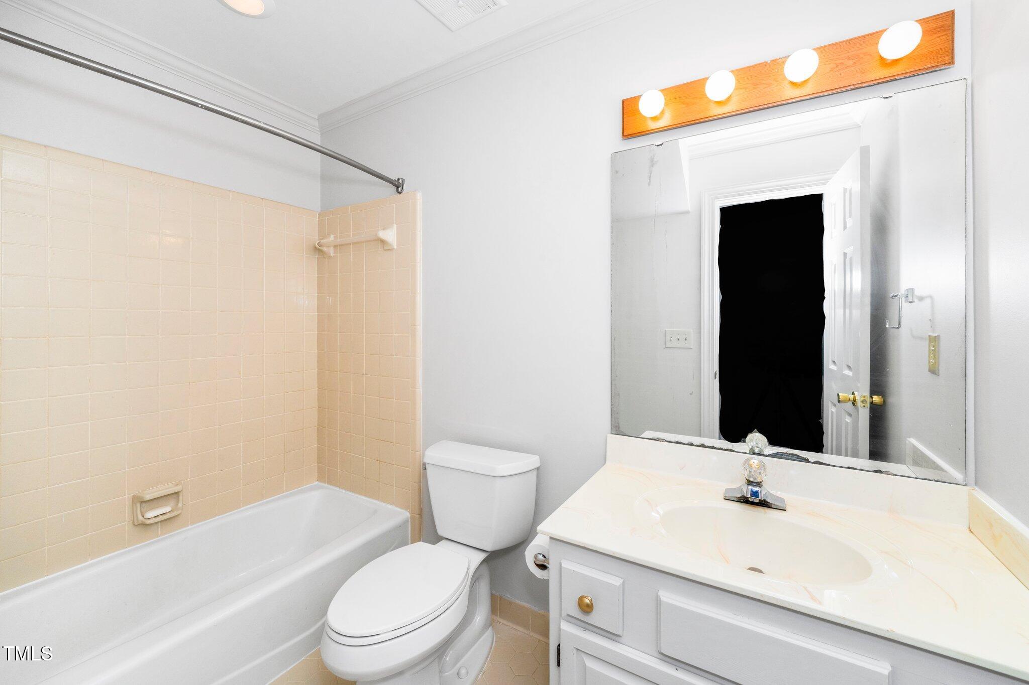 6000 Tenter Banks Square