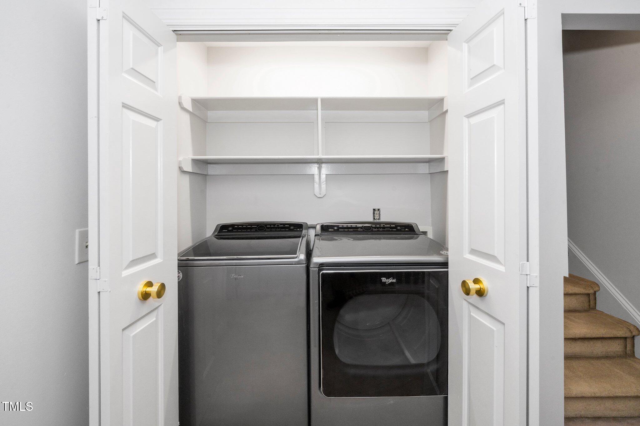 6000 Tenter Banks Square