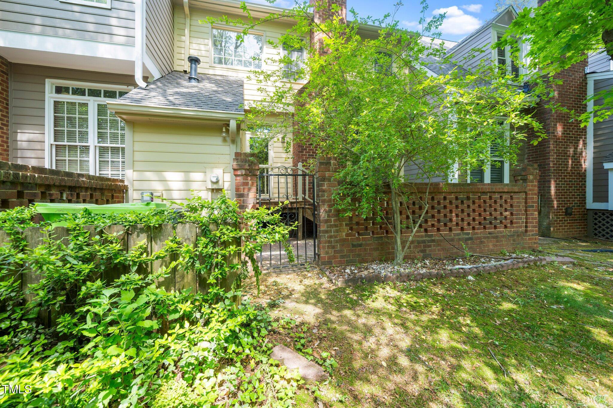 6000 Tenter Banks Square