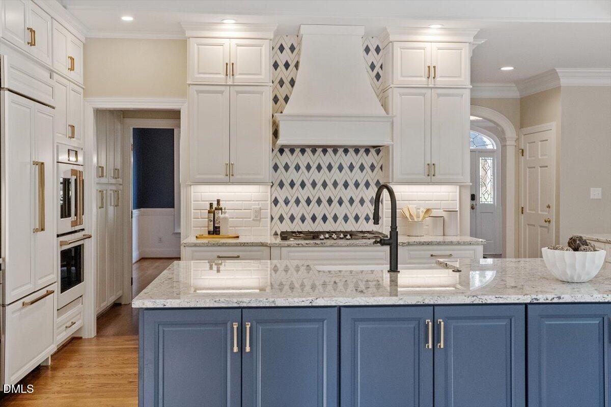 1921 Torrey Pines Place
