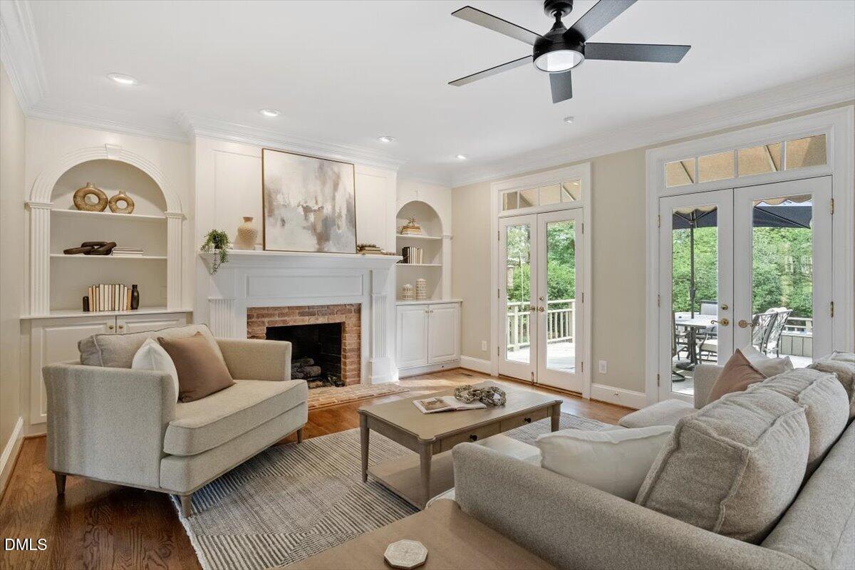 1921 Torrey Pines Place