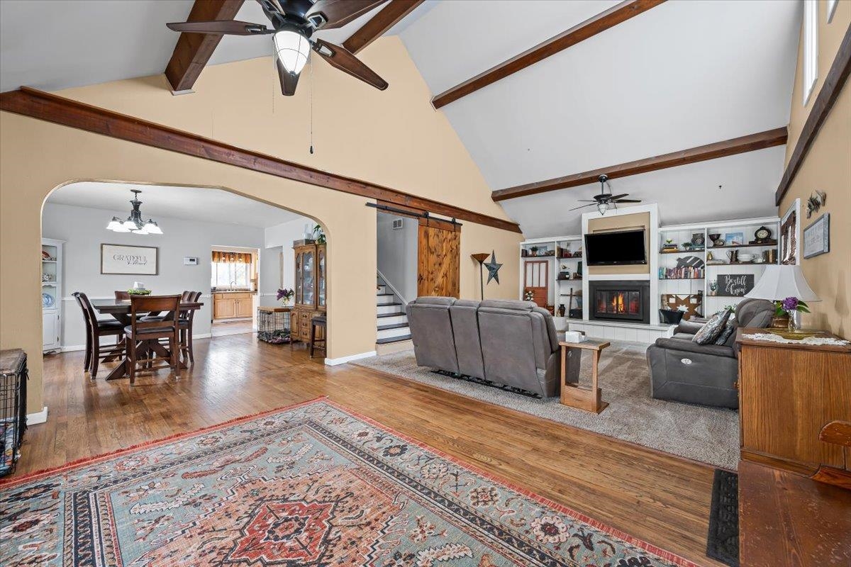 824 W McClellan Street