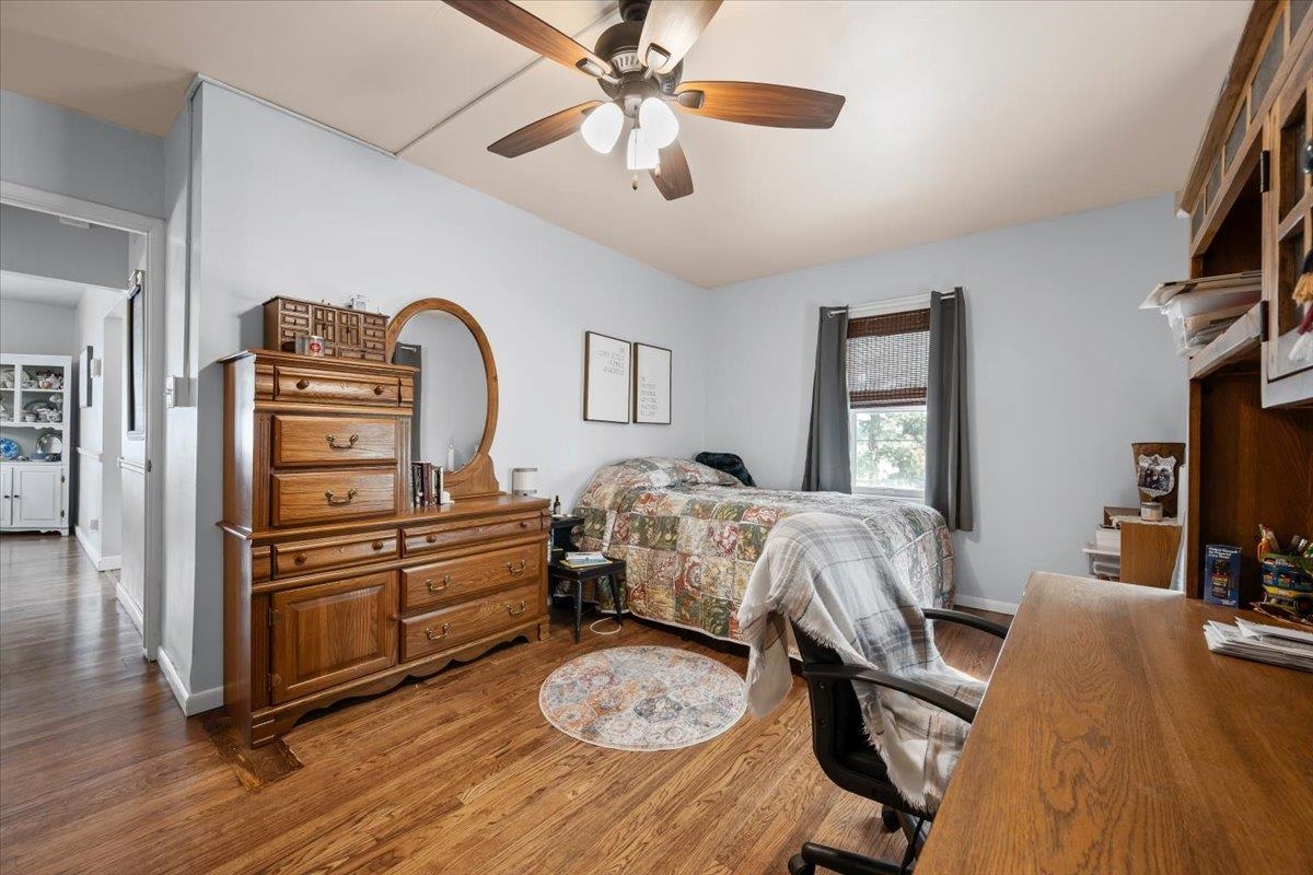 824 W McClellan Street