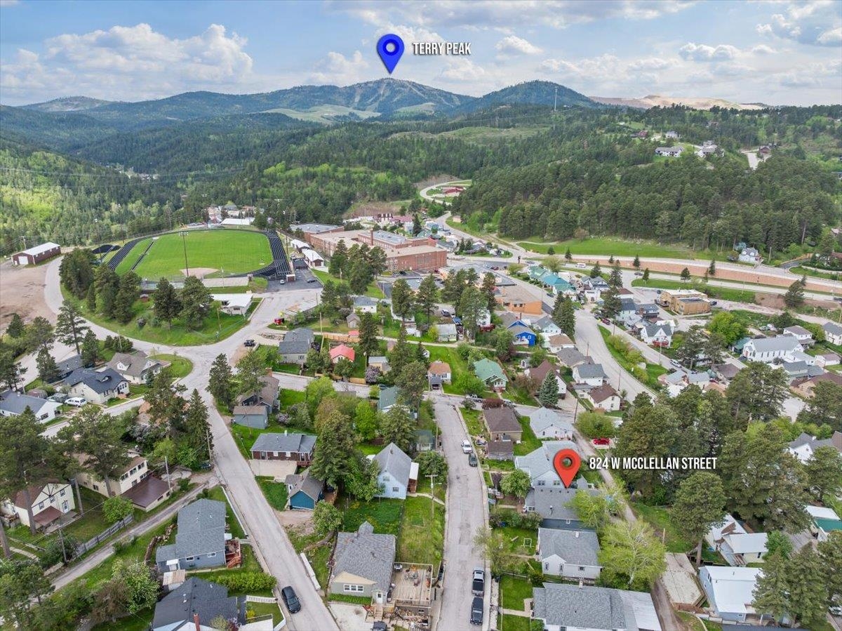 824 W McClellan Street