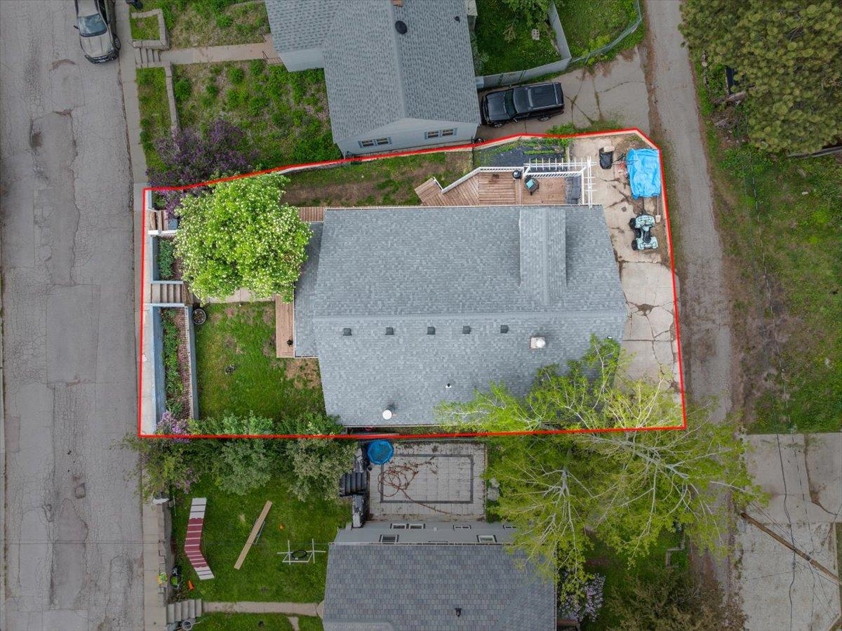 824 W McClellan Street